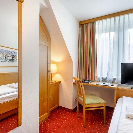 Hotel Zum Loewen Weißenhorn Екстериор снимка