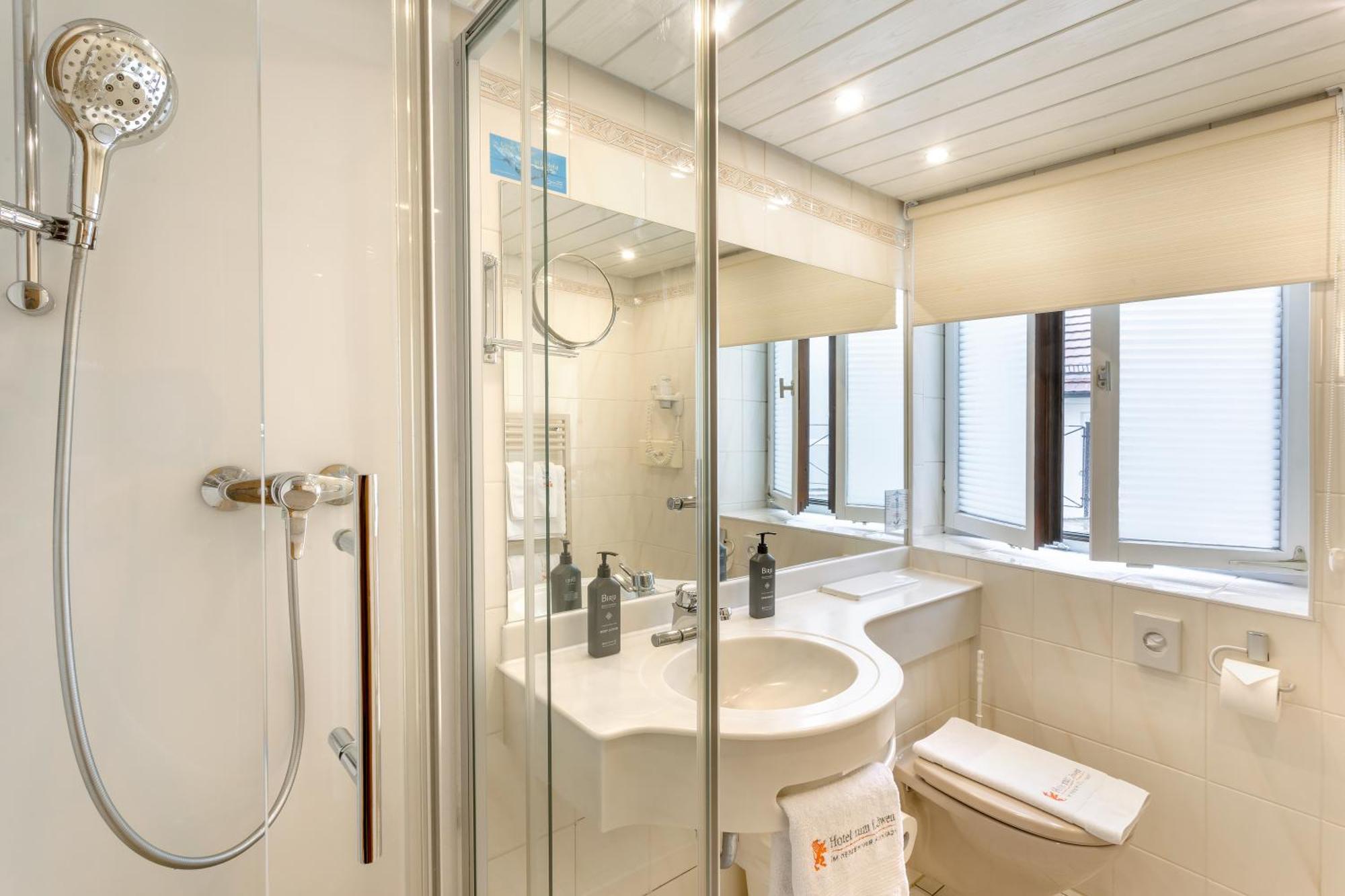 Hotel Zum Loewen Weißenhorn Екстериор снимка
